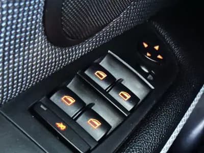 Vendo BMW 318 2011 - 15990 EUR, 230500 km - AUTO.MOTO.pt