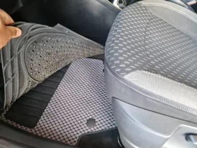 Vendo Renault Captur 2017 - 11750 EUR, 145000 km - AUTO.MOTO.pt