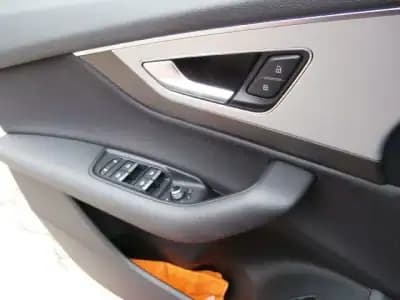 Sell Audi Q7 2016 - 45000 EUR, 155902 km - AUTO.MOTO.pt