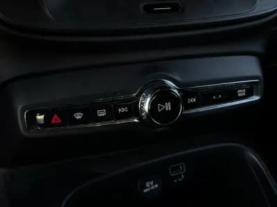 Sell Volvo XC 40 2023 - 33490 EUR, 72063 km - AUTO.MOTO.pt