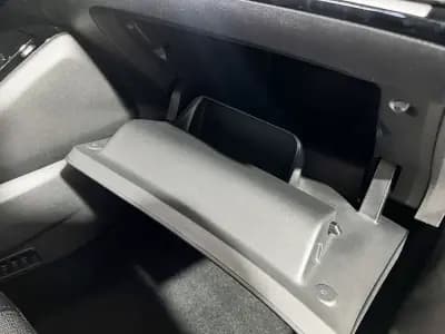 Vendo Peugeot e-2008 2022 - 21600 EUR, 30171 km - AUTO.MOTO.pt