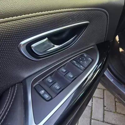 Vendo Renault Espace 2015 - 18950 EUR, 122067 km - AUTO.MOTO.pt