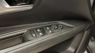 Vendo Peugeot 3008 2019 - 18990 EUR, 94948 km - AUTO.MOTO.pt