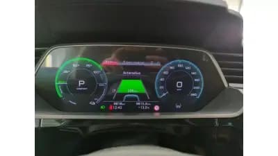 Vendo Audi Q8 e-Tron 2023 - 55000 EUR, 9800 km - AUTO.MOTO.pt