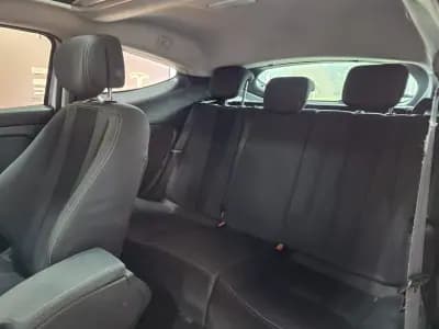 Vendo Renault Mégane Coupe 2011 - 7490 EUR, 258000 km - AUTO.MOTO.pt