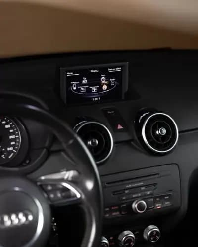 Sell Audi A1 2010 - 8950 EUR, 193000 km - AUTO.MOTO.pt