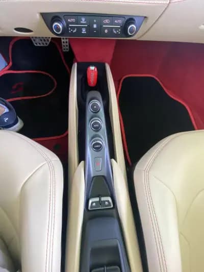 Sell Ferrari F8 Tributo 2022 - 425600 EUR, 4336 km - AUTO.MOTO.pt