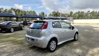 Vendo Fiat Punto 2015 - 9500 EUR, 170000 km - AUTO.MOTO.pt
