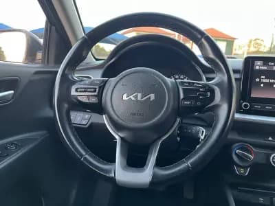 Sell Kia Stonic 2022 - 13750 EUR, 93000 km - AUTO.MOTO.pt