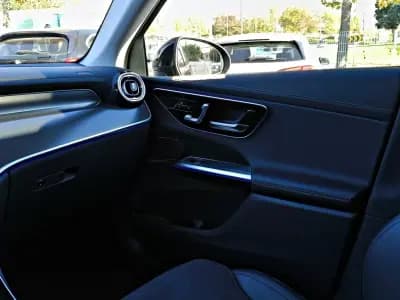 Vendo Mercedes-Benz GLC 400 2024 - 69990 EUR, 25400 km - AUTO.MOTO.pt