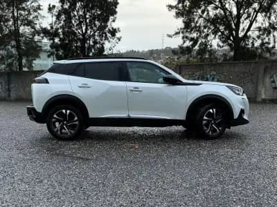 Vendo Peugeot 2008 2022 - 18900 EUR, 91000 km - AUTO.MOTO.pt