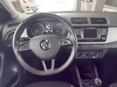 Vendo Skoda Fabia Break 2016 - 8490 EUR, 184591 km - AUTO.MOTO.pt