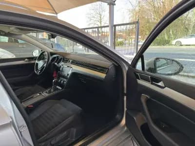 Vendo Volkswagen Passat Variant 2015 - 13950 EUR, 242286 km - AUTO.MOTO.pt