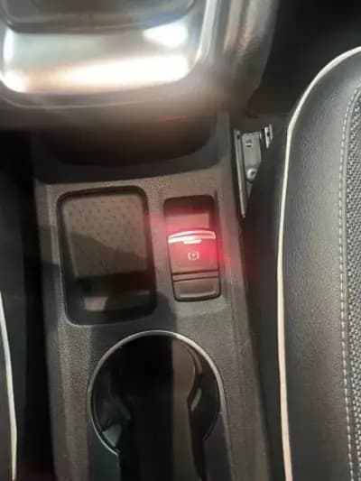 Vendo Renault Captur 2021 - 21740 EUR, 15182 km - AUTO.MOTO.pt