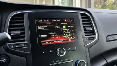 Vendo Renault Mégane Sport Tourer 2018 - 12999 EUR, 131021 km - AUTO.MOTO.pt