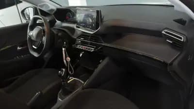 Vendo Peugeot 208 2024 - 16450 EUR, 29000 km - AUTO.MOTO.pt