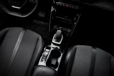 Vendo Peugeot e-2008 2021 - 20850 EUR, 59500 km - AUTO.MOTO.pt