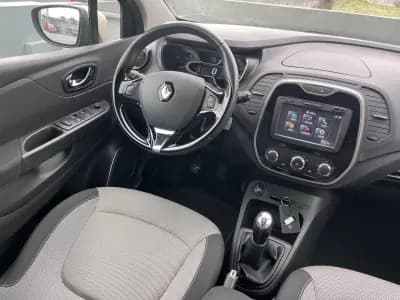 Vendo Renault Captur 2015 - 11900 EUR, 133000 km - AUTO.MOTO.pt