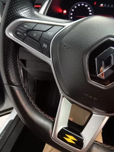 Sell Renault Captur 2022 - 17500 EUR, 77000 km - AUTO.MOTO.pt