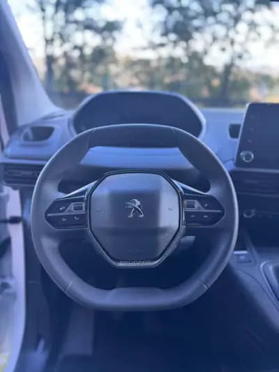 Sell Peugeot Partner 2022 - 14500 EUR, 132662 km - AUTO.MOTO.pt