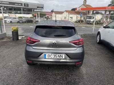 Vendo Renault Clio 2023 - 16950 EUR, 44091 km - AUTO.MOTO.pt