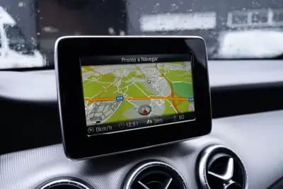 Vendo Mercedes-Benz CLA 180 2015 - 15900 EUR, 158000 km - AUTO.MOTO.pt