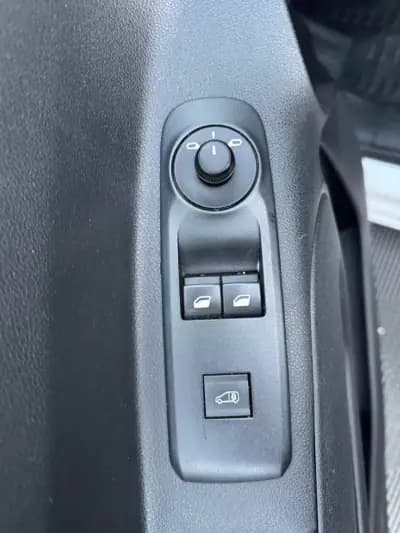 Sell Peugeot Partner 2021 - 13900 EUR, 116841 km - AUTO.MOTO.pt