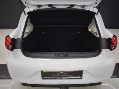 Sell Renault Clio 2020 - 13450 EUR, 185157 km - AUTO.MOTO.pt