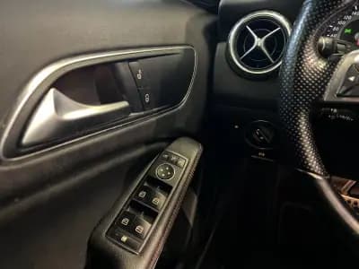 Sell Mercedes-Benz GLA 200 2015 - 21990 EUR, 120000 km - AUTO.MOTO.pt