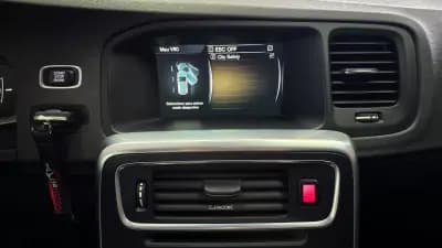 Vendo Volvo V60 Cross Country 2016 - 18180 EUR, 138731 km - AUTO.MOTO.pt