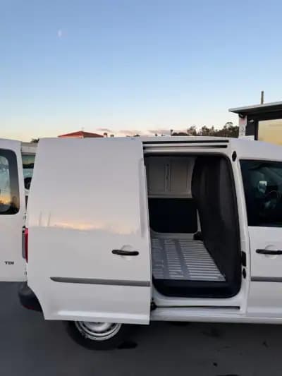 Sell Volkswagen Caddy 2018 - 7950 EUR, 322680 km - AUTO.MOTO.pt