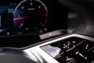 Vendo Mercedes-Benz C 200 2023 - 34900 EUR, 117000 km - AUTO.MOTO.pt