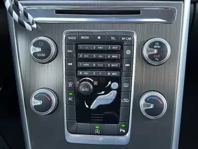 Sell Volvo XC 60 2015 - 18900 EUR, 176607 km - AUTO.MOTO.pt