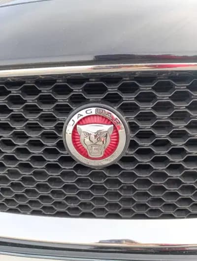 Sell Jaguar XF 2017 - 19900 EUR, 173000 km - AUTO.MOTO.pt