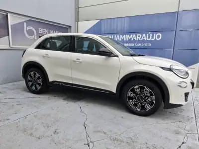 Vendo Fiat 600 2025 - 25750 EUR, 11200 km - AUTO.MOTO.pt