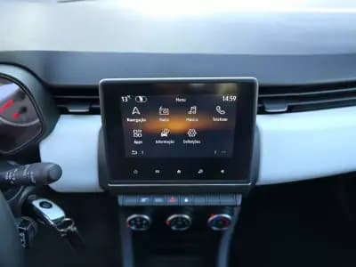 Vendo Renault Clio 2023 - 14750 EUR, 24600 km - AUTO.MOTO.pt