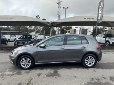 Sell Volkswagen Golf 2019 - 15990 EUR, 95000 km - AUTO.MOTO.pt