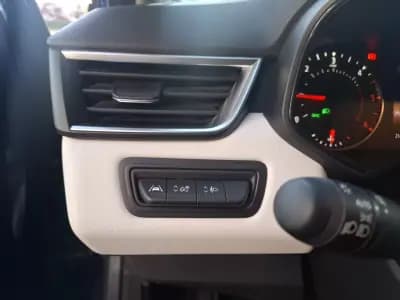 Vendo Renault Clio 2023 - 19990 EUR, 21500 km - AUTO.MOTO.pt