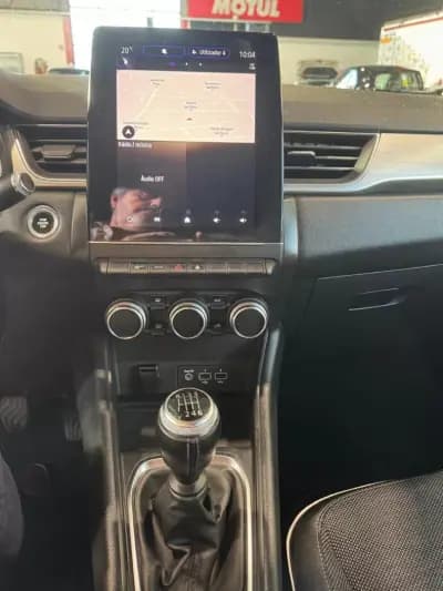 Vendo Renault Captur 2021 - 19250 EUR, 90487 km - AUTO.MOTO.pt