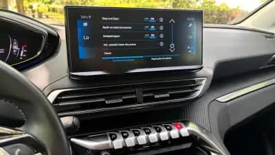 Vendo Peugeot 3008 2021 - 20499 EUR, 98021 km - AUTO.MOTO.pt