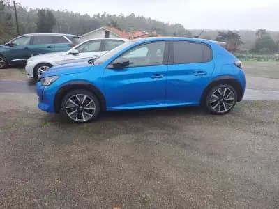 Sell Peugeot e-208 2021 - 16780 EUR, 61770 km - AUTO.MOTO.pt