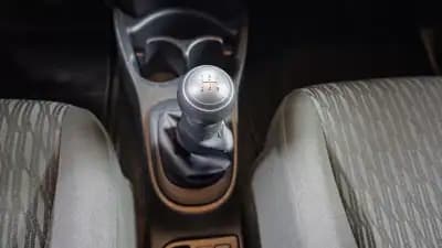 Vendo Toyota Yaris 2012 - 8490 EUR, 154000 km - AUTO.MOTO.pt