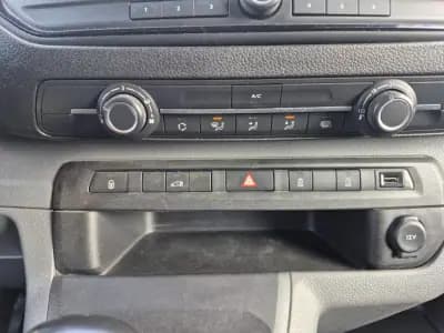 Vendo Peugeot Expert 2020 - 12950 EUR, 124434 km - AUTO.MOTO.pt