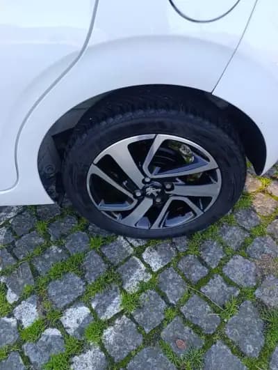 Vendo Peugeot 108 2019 - 10900 EUR, 69649 km - AUTO.MOTO.pt