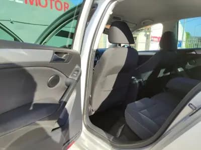 Vendo Volkswagen Golf 2012 - 11750 EUR, 153000 km - AUTO.MOTO.pt