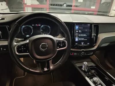 Sell Volvo XC 60 2018 - 31490 EUR, 132000 km - AUTO.MOTO.pt