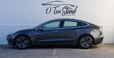 Vendo Tesla Model 3 2020 - 22999 EUR, 135693 km - AUTO.MOTO.pt