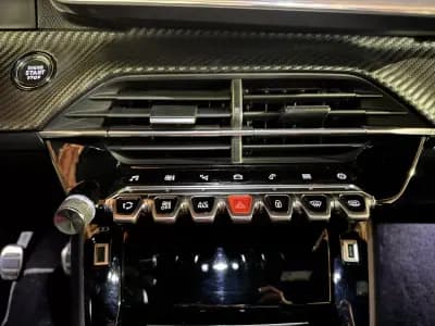 Vendo Peugeot 208 2020 - 17750 EUR, 50915 km - AUTO.MOTO.pt