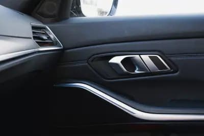 Sell BMW 330 2022 - 32000 EUR, 154900 km - AUTO.MOTO.pt