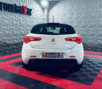 Vendo Alfa Romeo Giulietta 2012 - 13750 EUR, 119336 km - AUTO.MOTO.pt